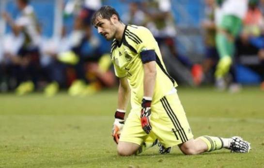 Spain’s goalkeeper Iker Casillas reacts after a goal by Netherlands during their 2014 World Cup Group B soccer match. Photo: Reuters