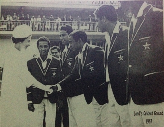 Hanif Mohammad introduces Khalid Ibadullah to the Queen at Lord’s, 1967. (Source: ‘Wounded Tiger’ by Peter Oborne)